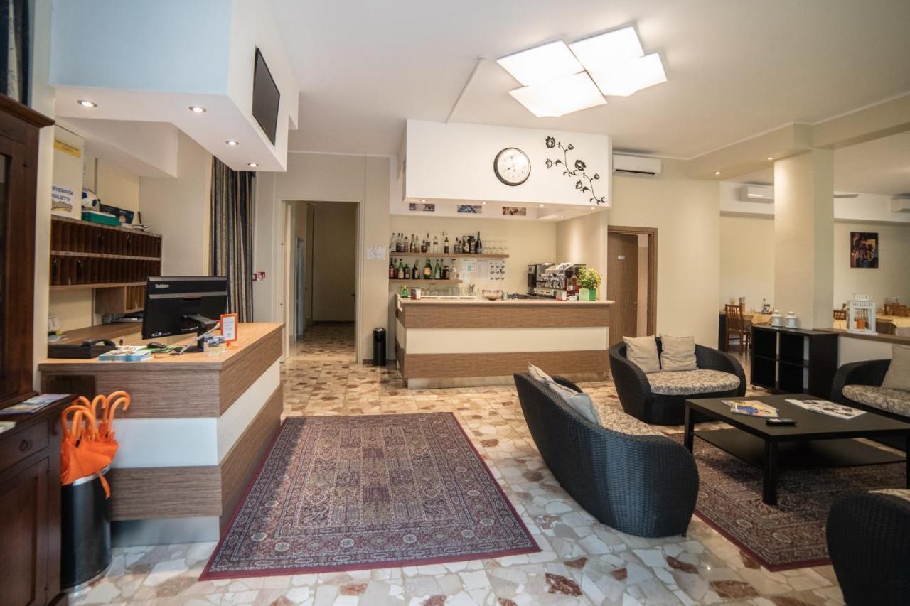 Hotel Sayonara ミラノ・マリッティマ エクステリア 写真