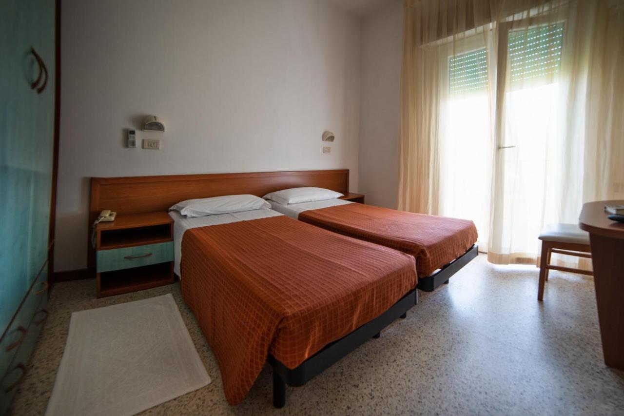 Hotel Sayonara ミラノ・マリッティマ エクステリア 写真