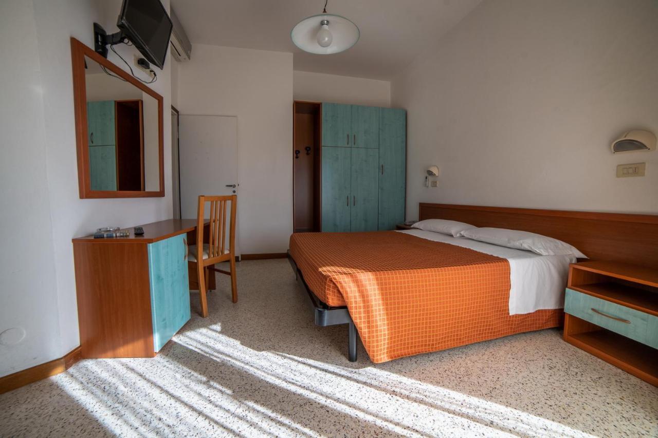 Hotel Sayonara ミラノ・マリッティマ エクステリア 写真