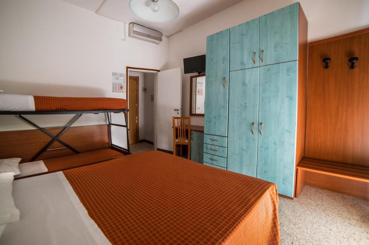 Hotel Sayonara ミラノ・マリッティマ エクステリア 写真