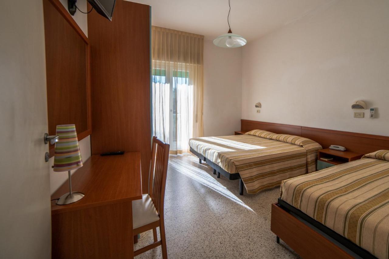 Hotel Sayonara ミラノ・マリッティマ エクステリア 写真